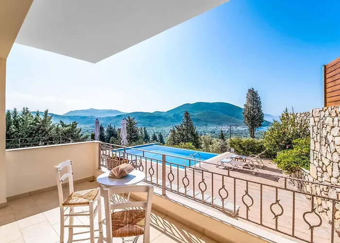 فيلة Anna Lefkas Pondi